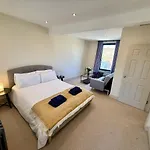 Spacious 3 Bed Kings Road Sw6