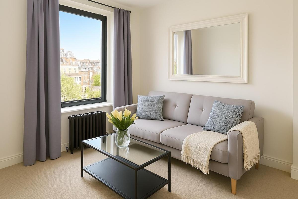 Spacious 3 Bed Kings Road Sw6 *