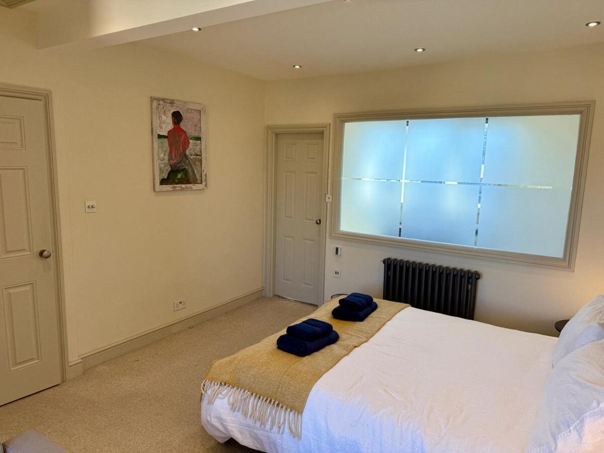 Spacious 3 Bed Kings Road Sw6