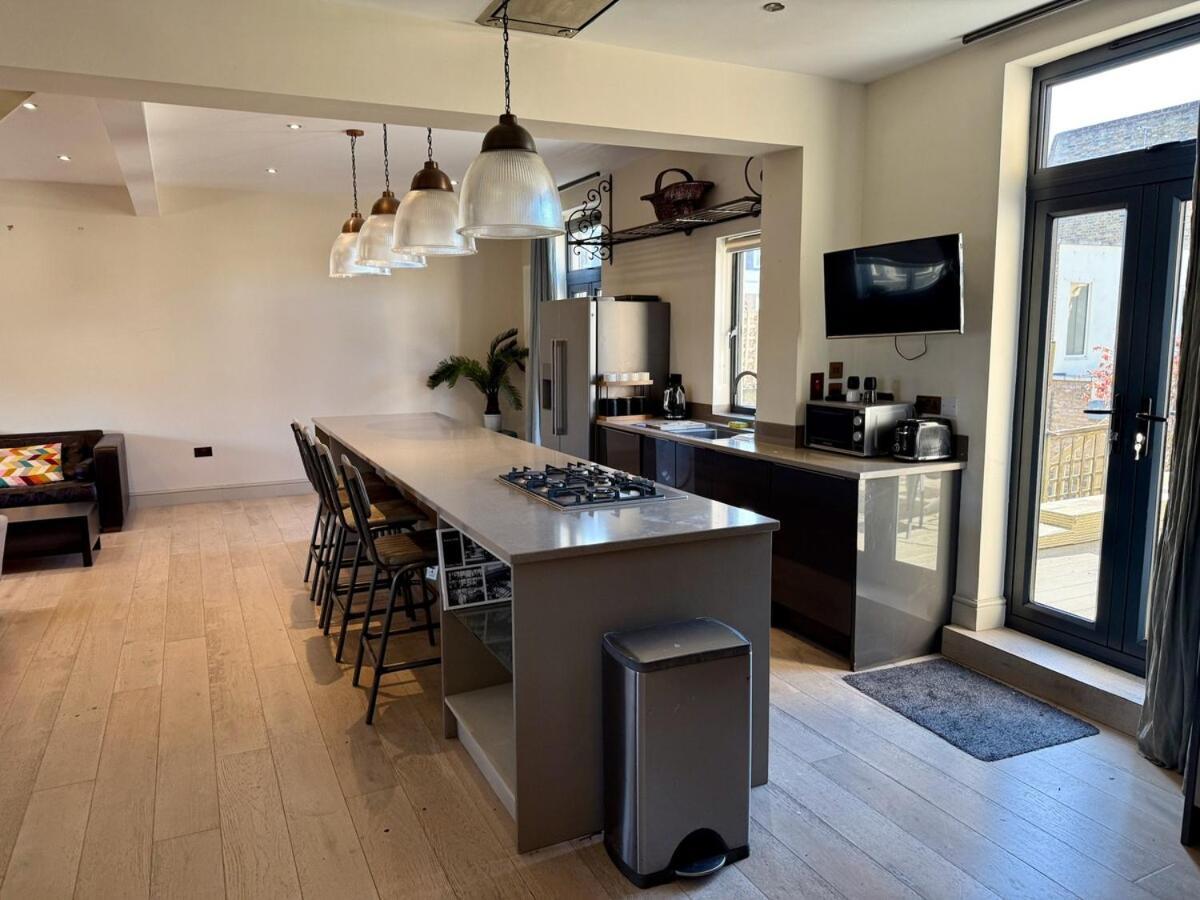 Spacious 3 Bed Kings Road Sw6 *